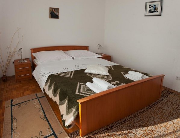 Apartments Frane Podstrana