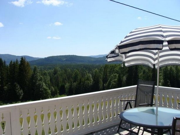 Flathus Gård