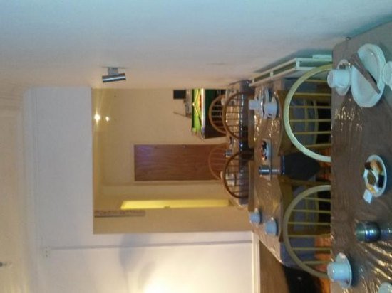 The Avari Beach Hotel