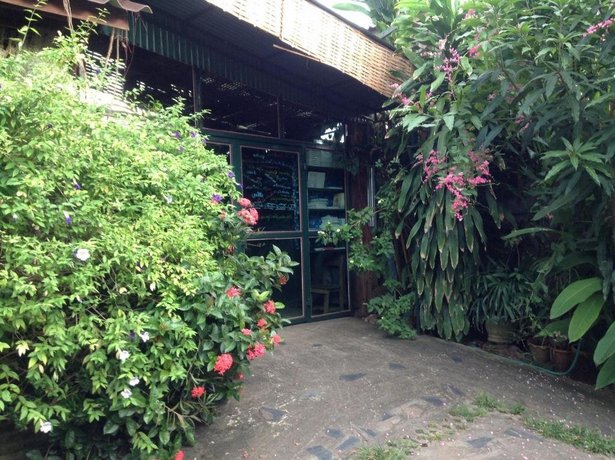 Banban Nannan Library and Guesthome