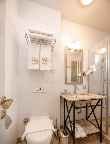 Delight Deluxe Boutique Hotel