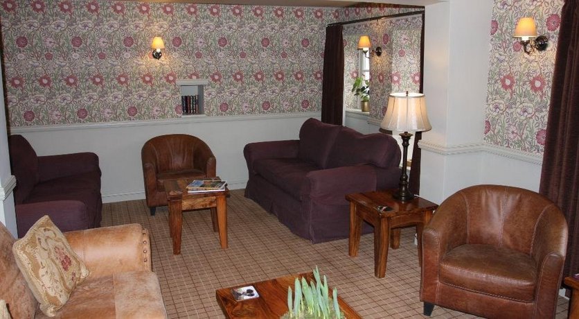 The Fox and Hounds Country Inn