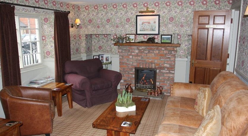 The Fox and Hounds Country Inn