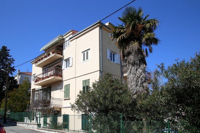 Apartments Dragun Varos