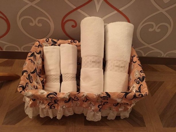 Towers Hotel 303 Hot Tub Double Bed