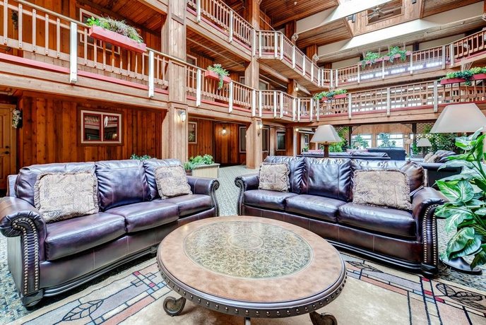 One-Bedroom Atrium Condo 05