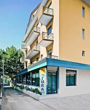 Hotel Tura