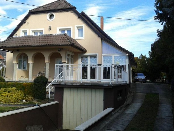 Rozsa Panzio Balatonfured