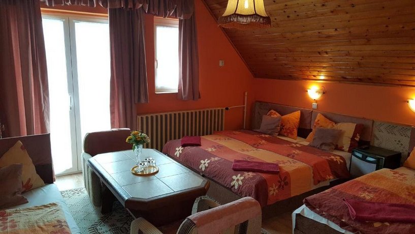 Rozsa Panzio Balatonfured