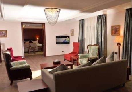 Grand Pela Hotel & Suites