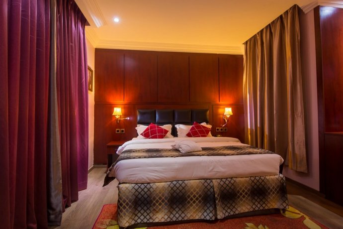 Grand Pela Hotel & Suites