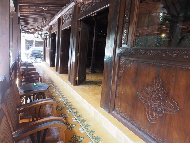 Canting Prodo Traditional Hotel