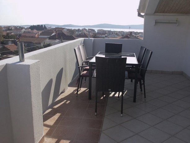 Apartments Mira