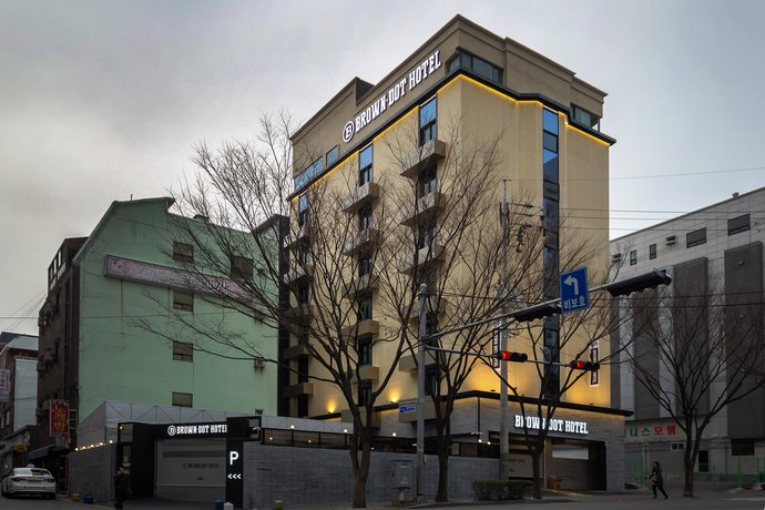 Browndot Hotel Centum
