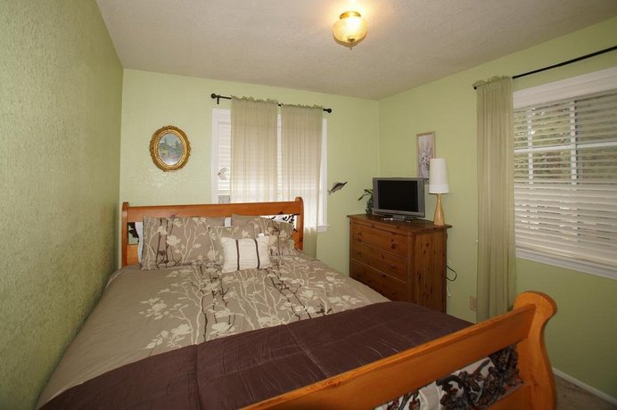 Apples Delight by Big Bear Cool Cabins
