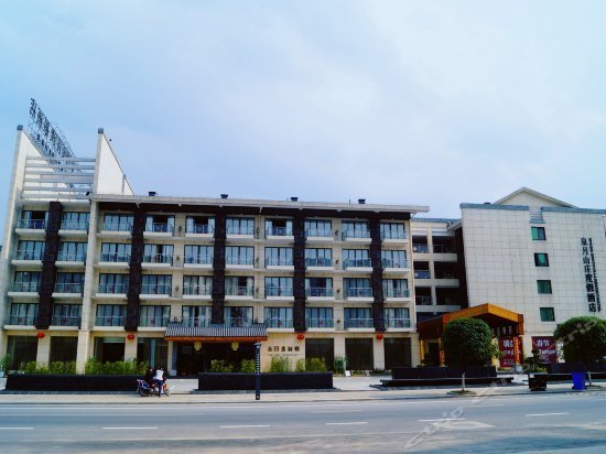 Menfut International Resort Hotel