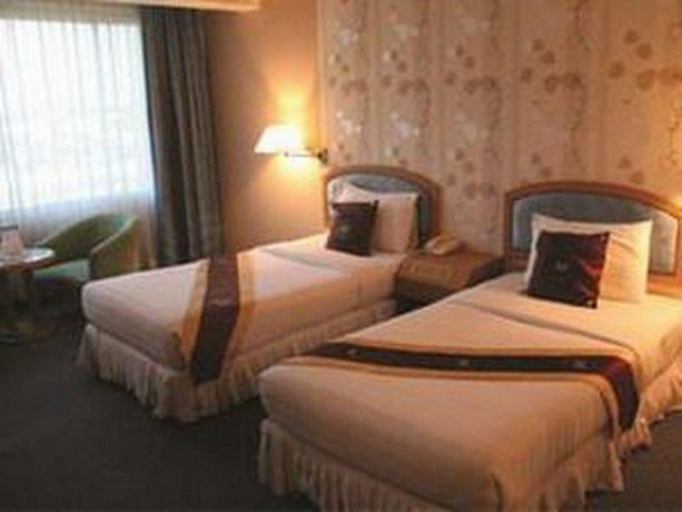 Chaisaeng Palace Hotel