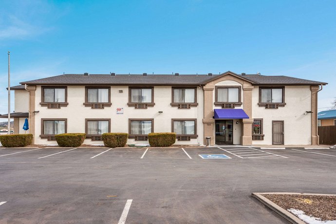 Econo Lodge Inn & Suites Williams