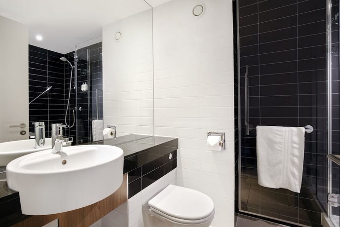 Holiday Inn Express London Heathrow T5