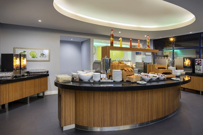 Holiday Inn Express London Heathrow T5