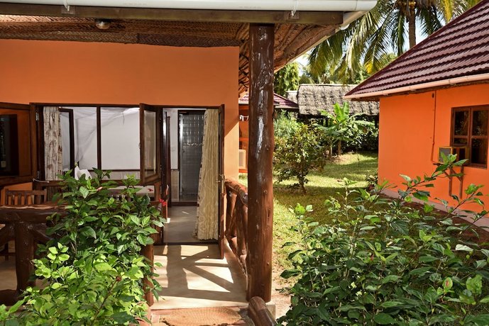 Mnarani Beach Cottages