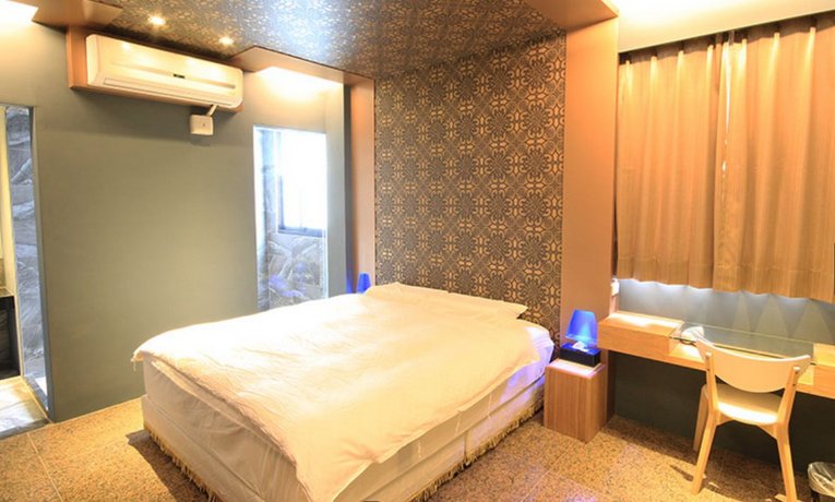 Bollinger B&B