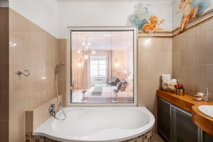Fresco Apartment by Loft Affair
