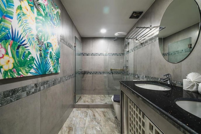 Patong Hill sea view villa 4 bedroom private pool