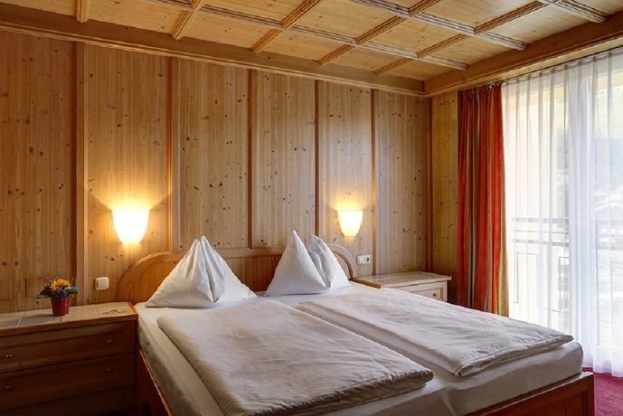 Hotel Latini Zell am See