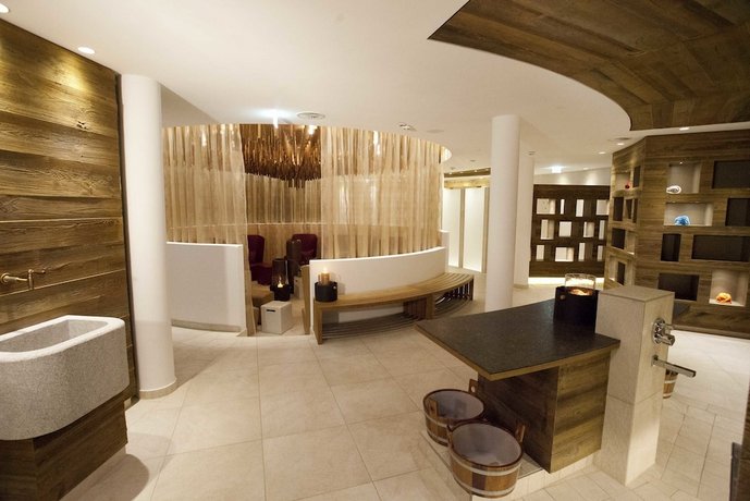 Hotel Latini Zell am See