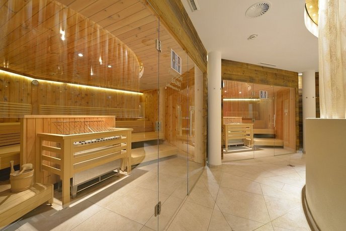 Hotel Latini Zell am See