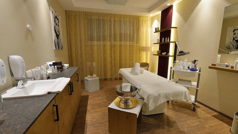 Hotel Latini Zell am See
