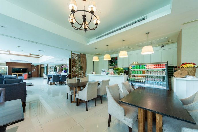 Lantana Resort