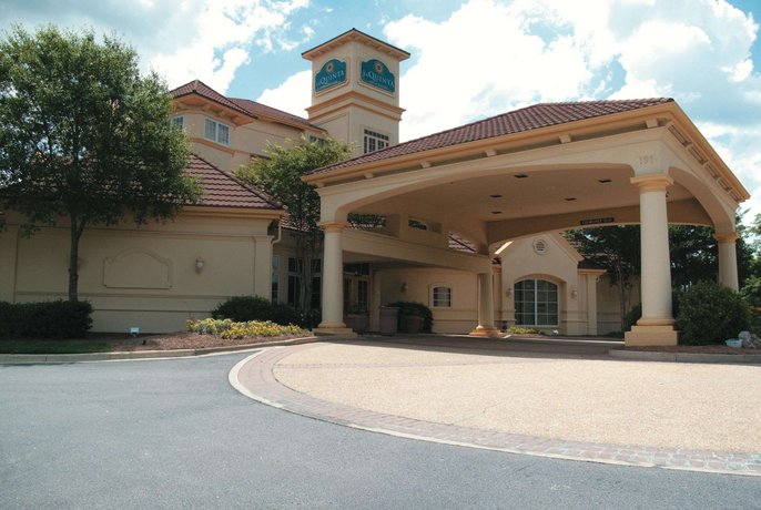 La Quinta Inn & Suites Raleigh Cary