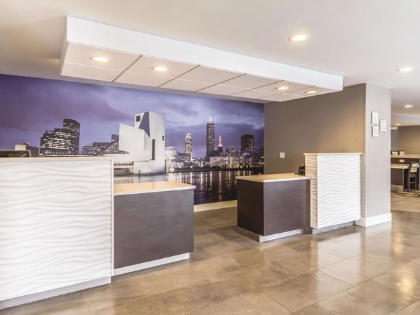 La Quinta Inn & Suites Cleveland - Airport North