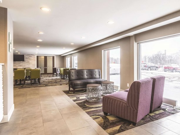 La Quinta Inn & Suites Cleveland - Airport North