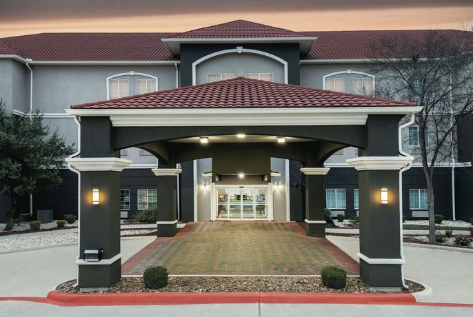 La Quinta Inn & Suites San Antonio The Dominion