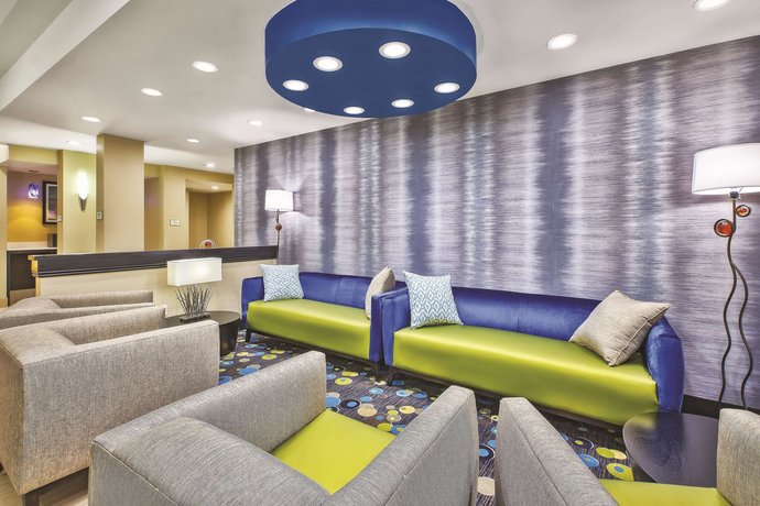La Quinta Inn & Suites Niagara Falls