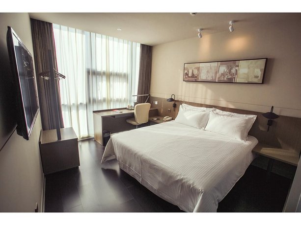 Jinjiang Inn Select Yancheng Municipal Government Julong Lake