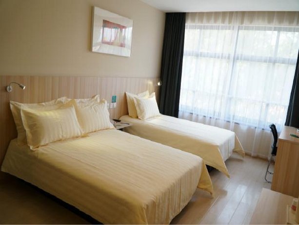 Jinjiang Inn Style Pudong College of Finance and Management Caolu Town Government