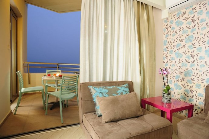 Steris Elegant Beach Hotel & Apartments