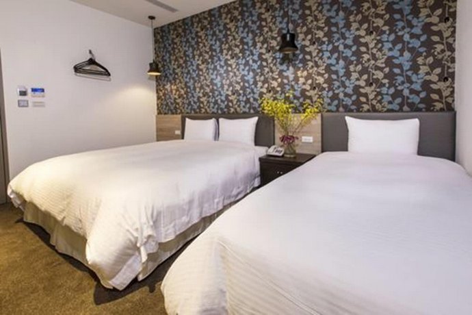 Queens Hotel II