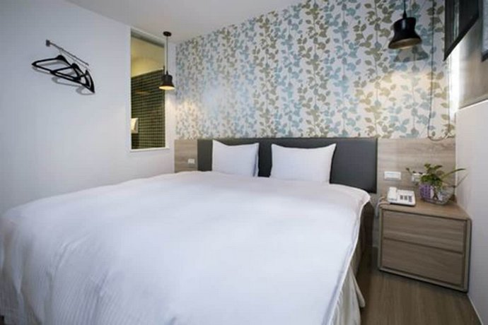 Queens Hotel II