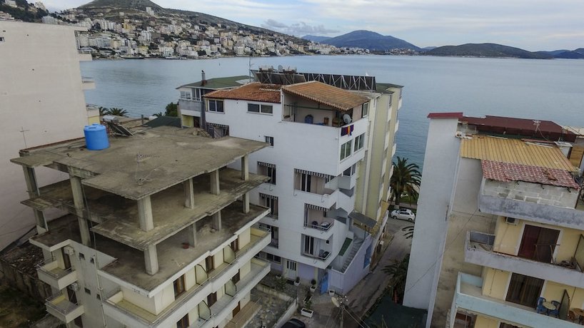 City Beach Apartments Sarande
