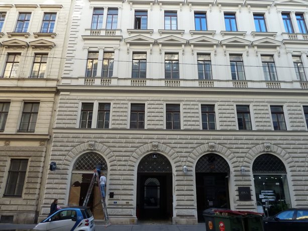 Historic City Center Apt