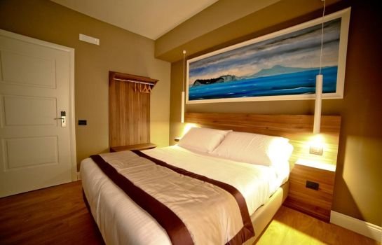 7th Floor Suite