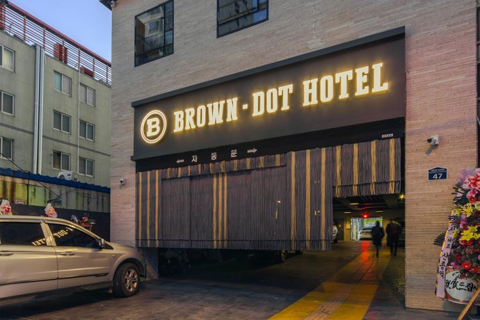 Brown Dot Hotel Hadan