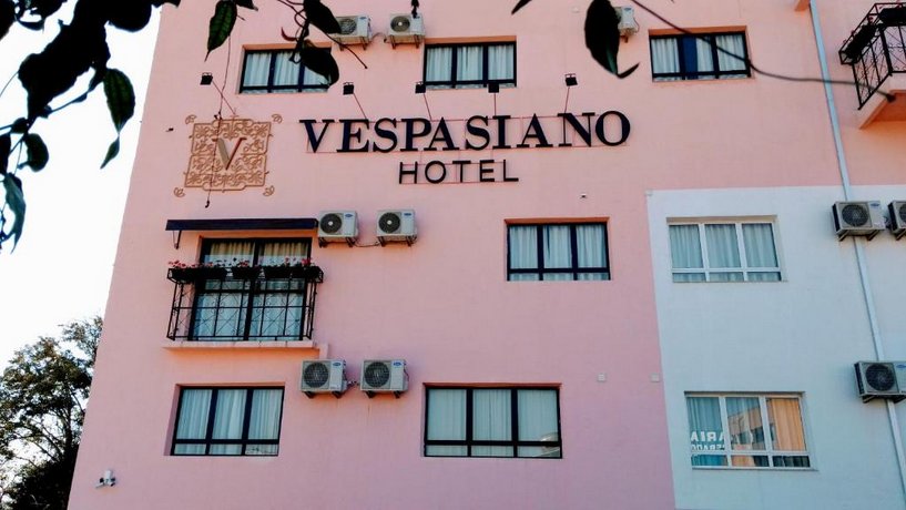 Vespasiano Hotel Telemaco Borba Images