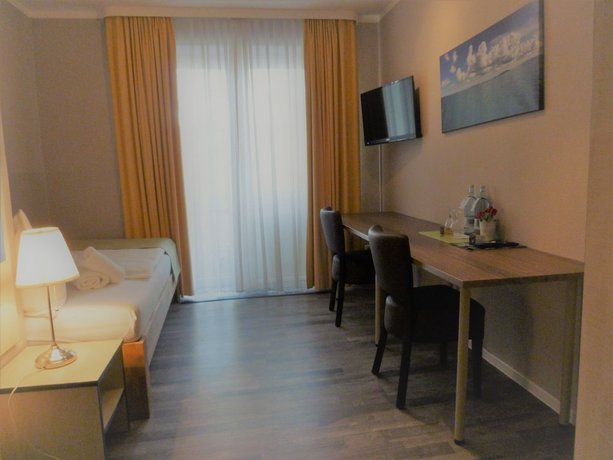 Hotel Berliner Bar Gohren Compare Deals