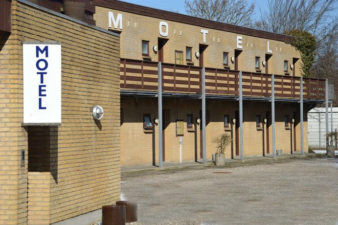 Motel Apartments